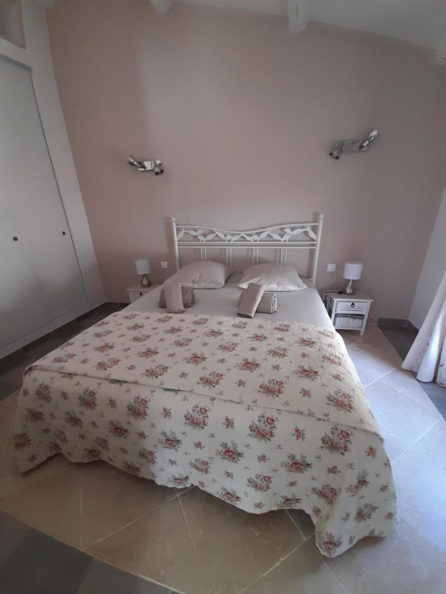 Villa Le Bosquet En Luberon. Ménerbes Eksteriør billede